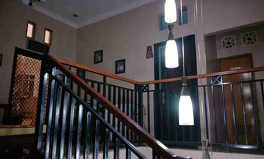 Dijual rumah cantik 2 lantai harga murah di Griya Depok Asri