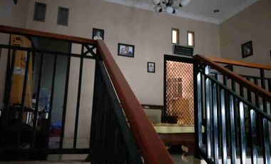 Dijual rumah cantik 2 lantai harga murah di Griya Depok Asri