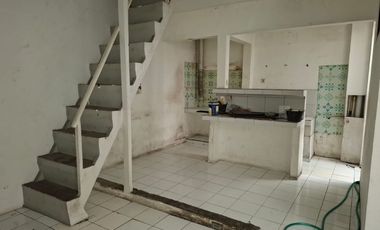 Disewakan Rumah 2 lantai strategis ex Resto , shm , bebas Banjir di Antapani Bandung Timur