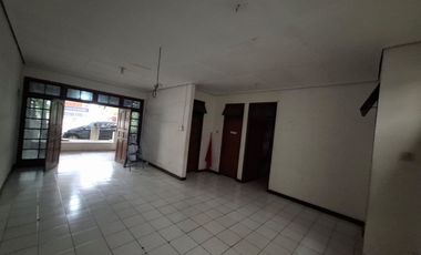 Disewakan Rumah 2 lantai strategis ex Resto , shm , bebas Banjir di Antapani Bandung Timur