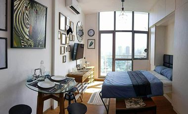 Fully Furnished, Penthouse 1 bedroom unit, facing Makati Skyline view