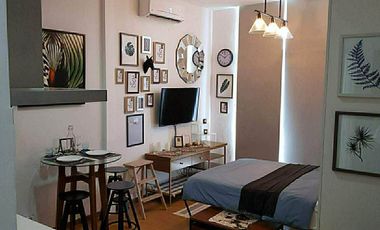 Fully Furnished, Penthouse 1 bedroom unit, facing Makati Skyline view