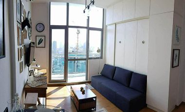 Fully Furnished, Penthouse 1 bedroom unit, facing Makati Skyline view
