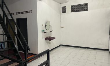 Disewakan Rumah 1 1/2 Lantai Kutisari Surabaya