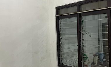 Disewakan Rumah 1 1/2 Lantai Kutisari Surabaya