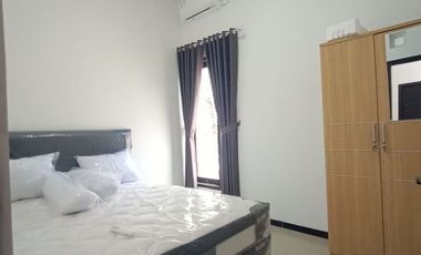 DIJUAL CEPAT RUMAH 2 LANTAI DALAM CLUSTER LOKASI GAMPING SLEMAN DEKAT UMY