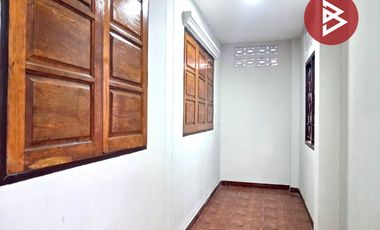 ขายด่วนบ้านเดี่ยว เนื้อที่ 63 ตร.วา ใกล้เมืองอุตรดิตถ์ เข้าซอยไม่ลึก สภาพดี รีโนเวทใหม่