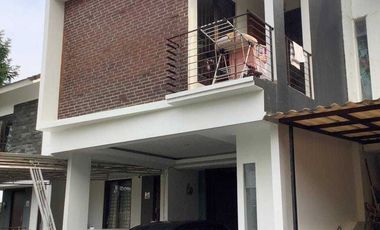 Rumah 2 Lantai Semi Furnished di Graha Raya Cluster Viola Residence, Tangerang Selatan