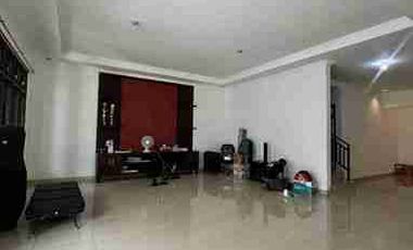 rumah kantor strategis di jalan boulevard grand galaxy