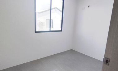 Alquilo casa en Villa Blanca