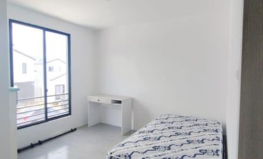 Alquilo casa en Villa Blanca