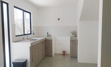 Alquilo casa en Villa Blanca