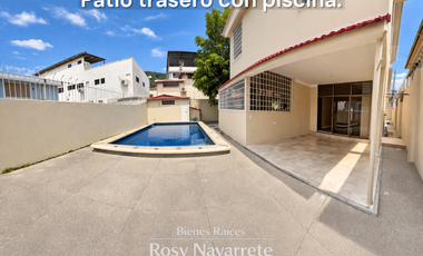 Amplia casa en alquiler Santa Cecilia - 4 dorm., 4 baños, piscina y parqueo 6 vehículos