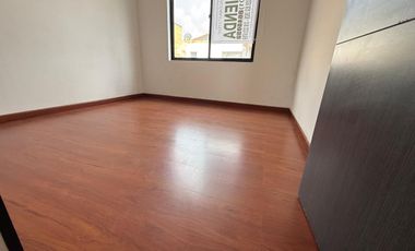 CASA EN ARRENDAMIENTO CHIA VEREDA TIQUIZA A1549