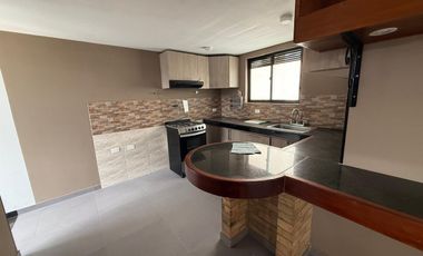 CASA EN ARRENDAMIENTO CHIA VEREDA TIQUIZA A1549