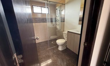 CASA EN ARRENDAMIENTO CHIA VEREDA TIQUIZA A1549