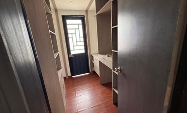 CASA EN ARRENDAMIENTO CHIA VEREDA TIQUIZA A1549