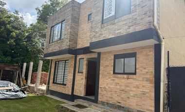 CASA EN ARRENDAMIENTO CHIA VEREDA TIQUIZA A1549