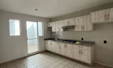 CASA EN RENTA EN EL TAPATIO