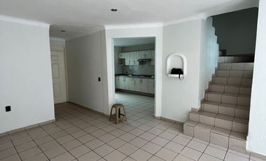 CASA EN RENTA EN EL TAPATIO