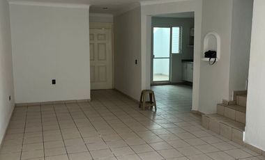 CASA EN RENTA EN EL TAPATIO