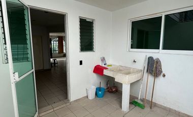 CASA EN RENTA EN EL TAPATIO