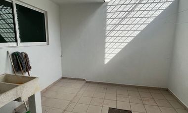 CASA EN RENTA EN EL TAPATIO