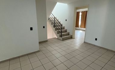 CASA EN RENTA EN EL TAPATIO