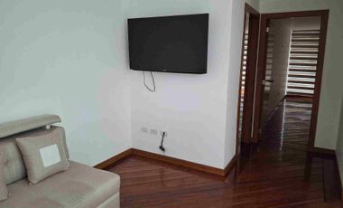 Departamento de lujo amoblado 3 habitaciones 310m2 renta Sector Miravalle Cumbaya
