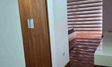 Departamento de lujo amoblado 3 habitaciones 310m2 renta Sector Miravalle Cumbaya