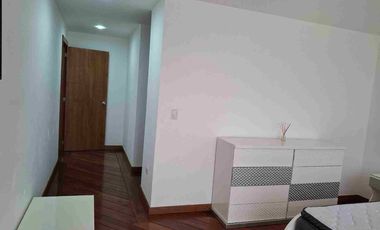 Departamento de lujo amoblado 3 habitaciones 310m2 renta Sector Miravalle Cumbaya