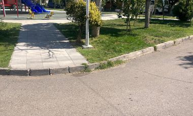 Casa En Venta + Depto Interior, 225 M² Terreno, La Granja