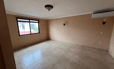 Casa Grande Terra Nostra con 4 Habitaciones Piscina en Venta, Vía a La Costa