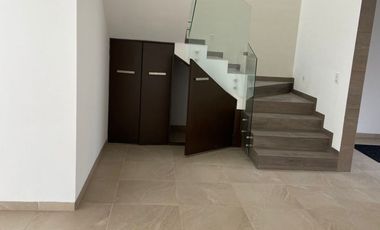 CASA EN RENTA EN VILLATERI AL NORTE DE AGUASCALIENTES