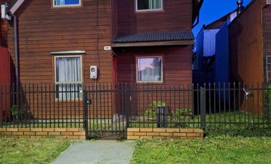SE ARRIENDA HERMOSA CASA