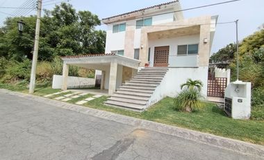 CASA EN VENTA EN FRACCIONAMIENTO LOMAS DE COCOYOC MORELOS