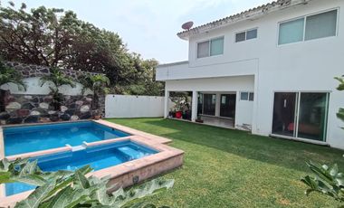 CASA EN VENTA EN FRACCIONAMIENTO LOMAS DE COCOYOC MORELOS