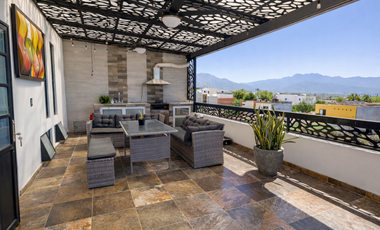 Casa de 3 Niveles en Puerto Vallarta / Mojoneras - Espacio, comodidad y plusvalía