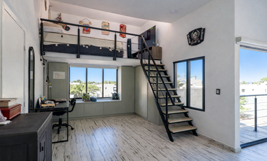 Casa de 3 Niveles en Puerto Vallarta / Mojoneras - Espacio, comodidad y plusvalía