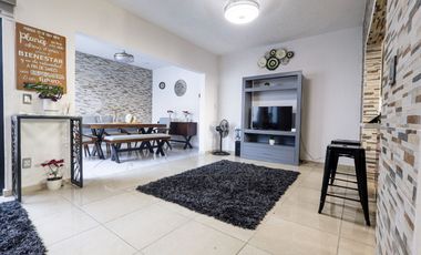Casa de 3 Niveles en Puerto Vallarta / Mojoneras - Espacio, comodidad y plusvalía