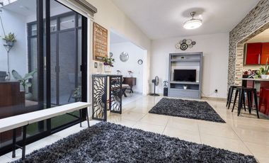 Casa de 3 Niveles en Puerto Vallarta / Mojoneras - Espacio, comodidad y plusvalía