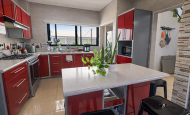 Casa de 3 Niveles en Puerto Vallarta / Mojoneras - Espacio, comodidad y plusvalía