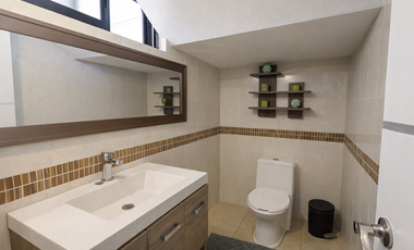 Casa de 3 Niveles en Puerto Vallarta / Mojoneras - Espacio, comodidad y plusvalía