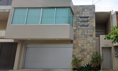 VENTA DE HERMOSA CASA EN COLONIA MARIA DE LA PIEDAD, COATZACOALCOS, VERACRUZ, AV. BELLAVISTA