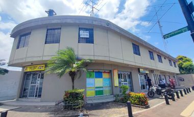 Venta Edificio Rentero con Locales Comerciales frente Universidad Estatal Guayaquil - L39