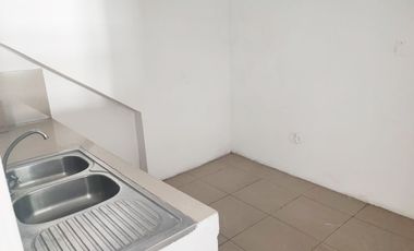 Venta Edificio Rentero con Locales Comerciales frente Universidad Estatal Guayaquil - L39