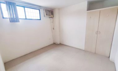 Venta Edificio Rentero con Locales Comerciales frente Universidad Estatal Guayaquil - L39