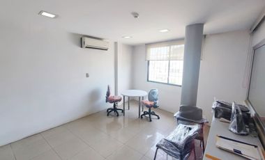Venta Edificio Rentero con Locales Comerciales frente Universidad Estatal Guayaquil - L39
