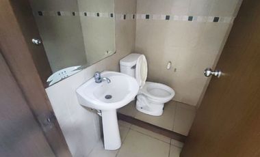Venta Edificio Rentero con Locales Comerciales frente Universidad Estatal Guayaquil - L39