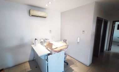 Venta Edificio Rentero con Locales Comerciales frente Universidad Estatal Guayaquil - L39